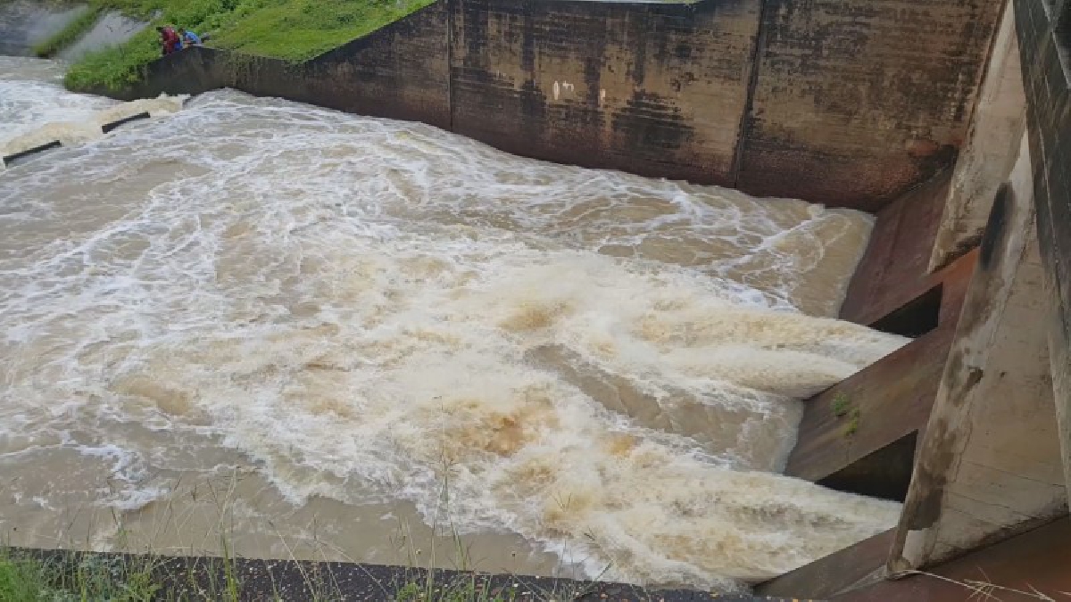 จ.อุดรฯ เตรียมพร้อมรับมือน้ำท่วม เร่งระบายน้ำออกจากอ่างเก็บน้ำและเขื่อน (มีคลิป)