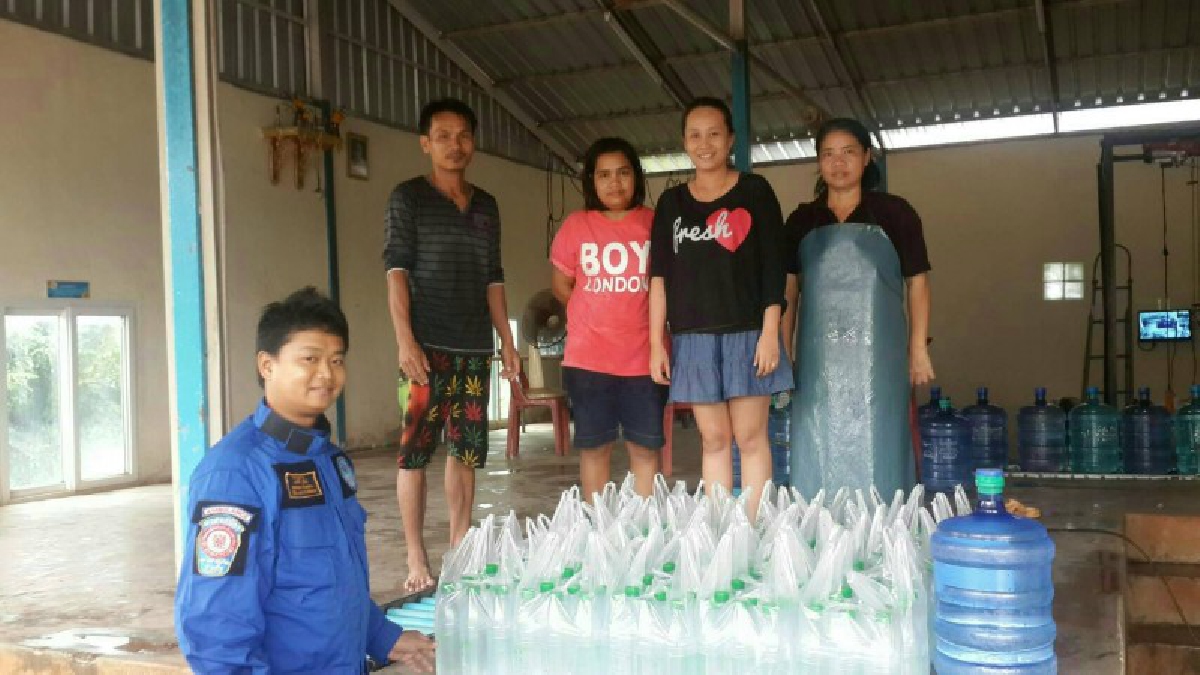 รวมใจ!! จนท.หน่วยกู้ภัยร่วมใจอำเภอท่าบ่อและประชาชน ร่วมใจบริจาคเงินสิ่งของเครื่องอุปโภค-บริโภค เพื่อนำไปช่วยเหลือพี่น้องชาวสกลนคร