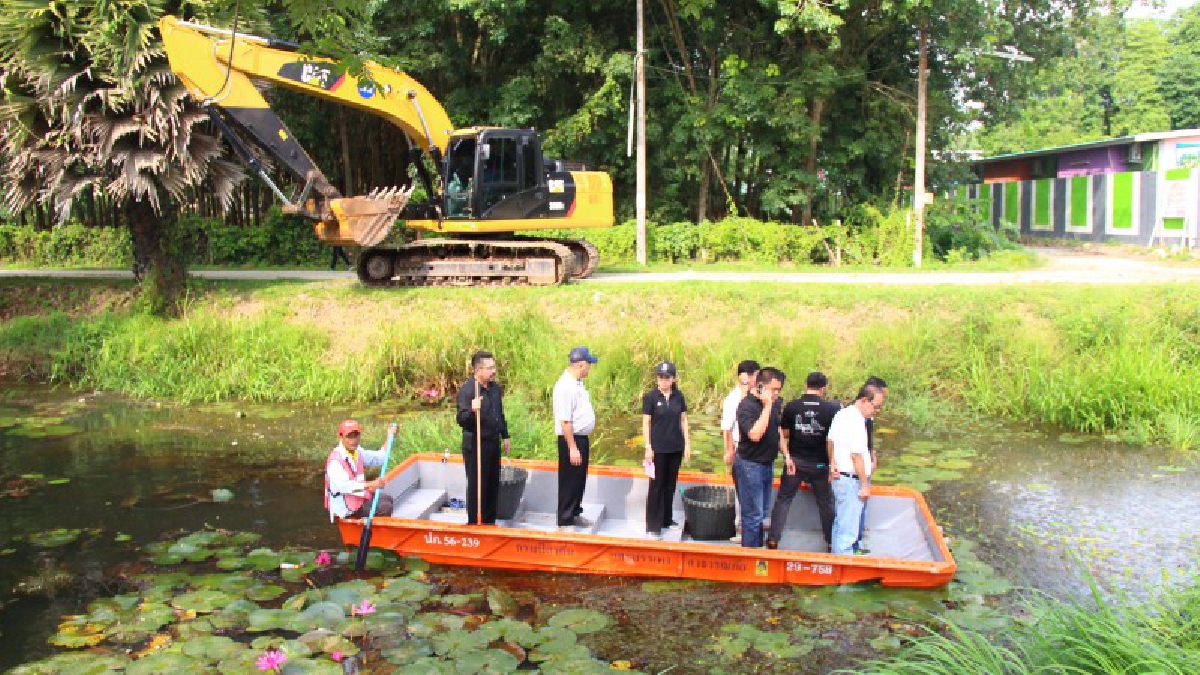 นราธิวาส!! จัดกิจกรรม “ Big Cleaning Day” ขุดคูคลองรอบเมือง เตรียมรับมือน้ำท่วมหนักที่จะมาถึงเดือนหน้านี้
