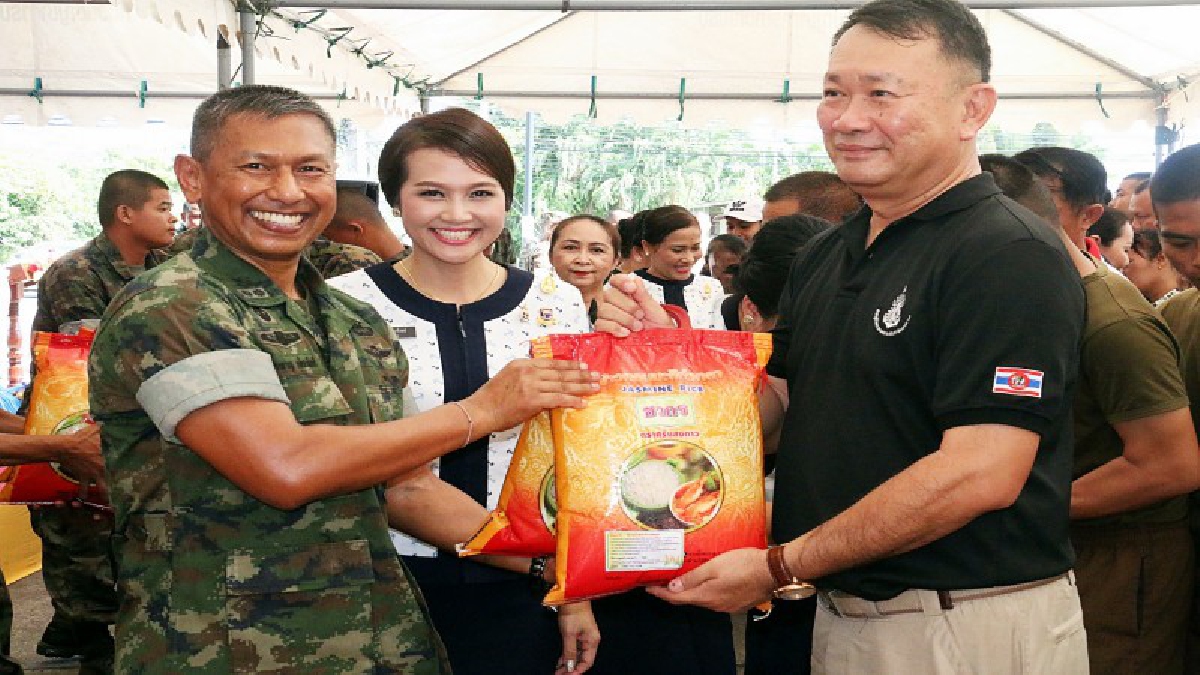 หน่วยบัญชาการนาวิกโยธิน จัดจำหน่ายสินค้าราคาประหยัดให้ครอบครัวกำลังพล (มีคลิป)