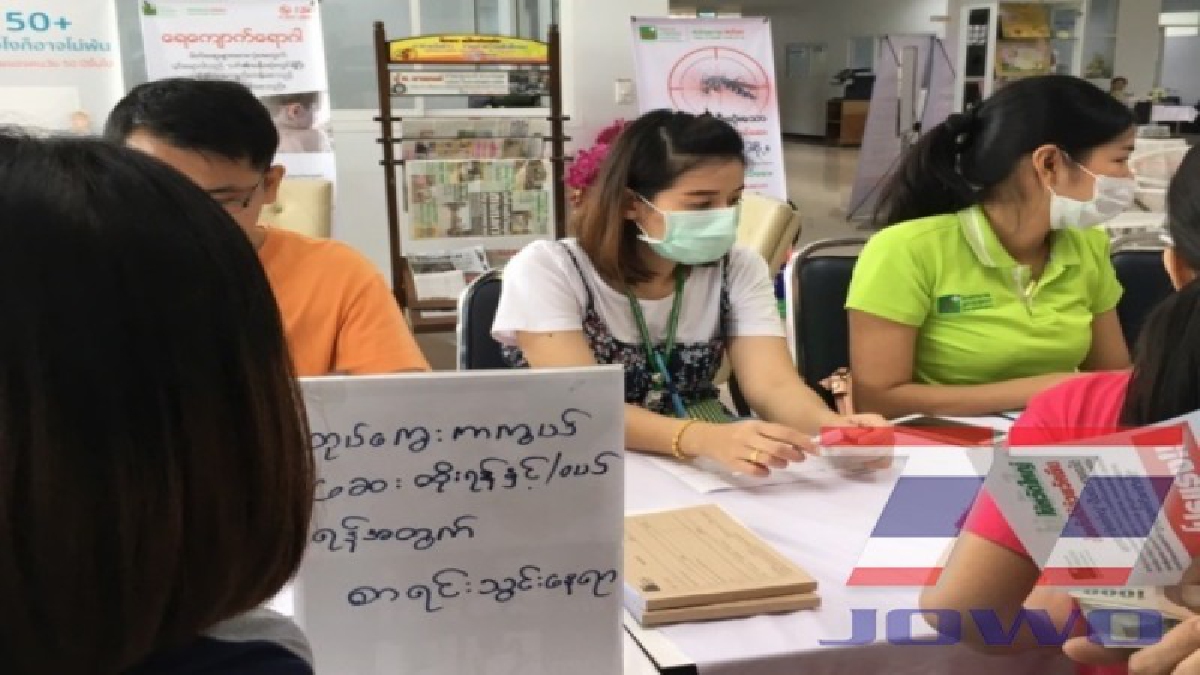 ชาวพม่าชายแดนแม่สอดตื่น!! ผู้ป่วยติดเชื้อ H1 N1 แห่ฉีดวัคซีนโรงพยาบาลเอกชน หมออาสาระบุ โรคระบาดถึงไทยได้หากคุมไม่อยู่ พบเสียชีวิตแล้ว 13 ราย