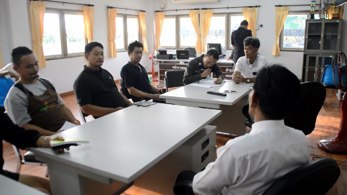 ภาพติดตา!! ผู้ปกครองร้องลูกถูกครูตีหัว เด็กยังผวาไม่หาย จนต้องนอนโรงพยาบาล ผอ.สั่งตั้งกรรมการสอบสวนข้อเท็จจริง (ชมคลิป)