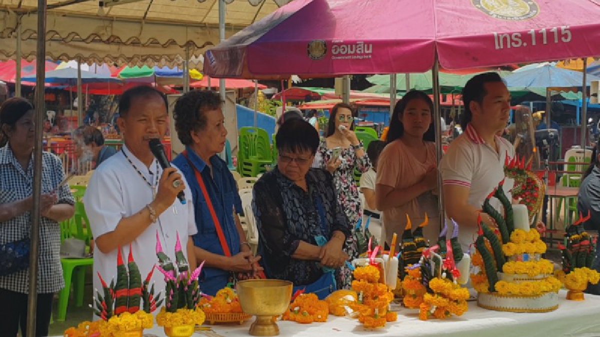 แรงศรัทธายังเหมือนเดิม!!ปชช.แห่กราบไหว้หลวงพ่อปู่ศรีสุทโธและแม่ย่าศรีปทุมา คำชะโนด หลังน้ำลด ส่วนบรรดาพ่อค้าแม่ค้าโอดครวญยอดขายลดลง(มีคลิป)