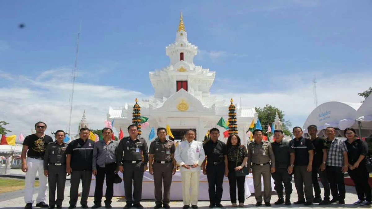 บวงสรวงหลักเมืองนคร!! รอง &ldquo;สกล จันทรักษ์&rdquo; ประกอบพิธีพราหมณ์บวงสรวงศาลหลักเมืองนคร เรื่องยังไม่จบ &ldquo;สายัณห์  ยุติธรรม&rdquo; ไม่ยอมถอนแจ้งความ!?