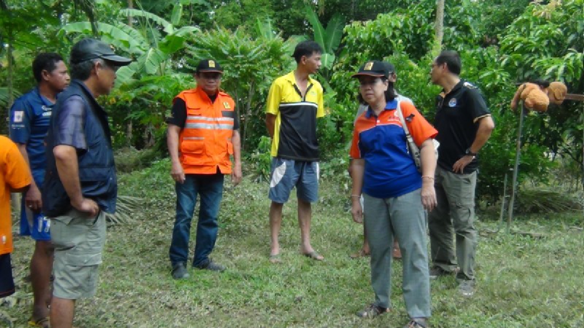 สนง.ป้องกันและบรรเทาสาธารณภัย รุดลงสำรวจบ้านเรือนประชาชน หลังน้ำลด พบประสบภัย 7 ตำบล 53 หมู่บ้าน เดือนร้อนเป็นร้อยครัวเรือน (มีคลิป)