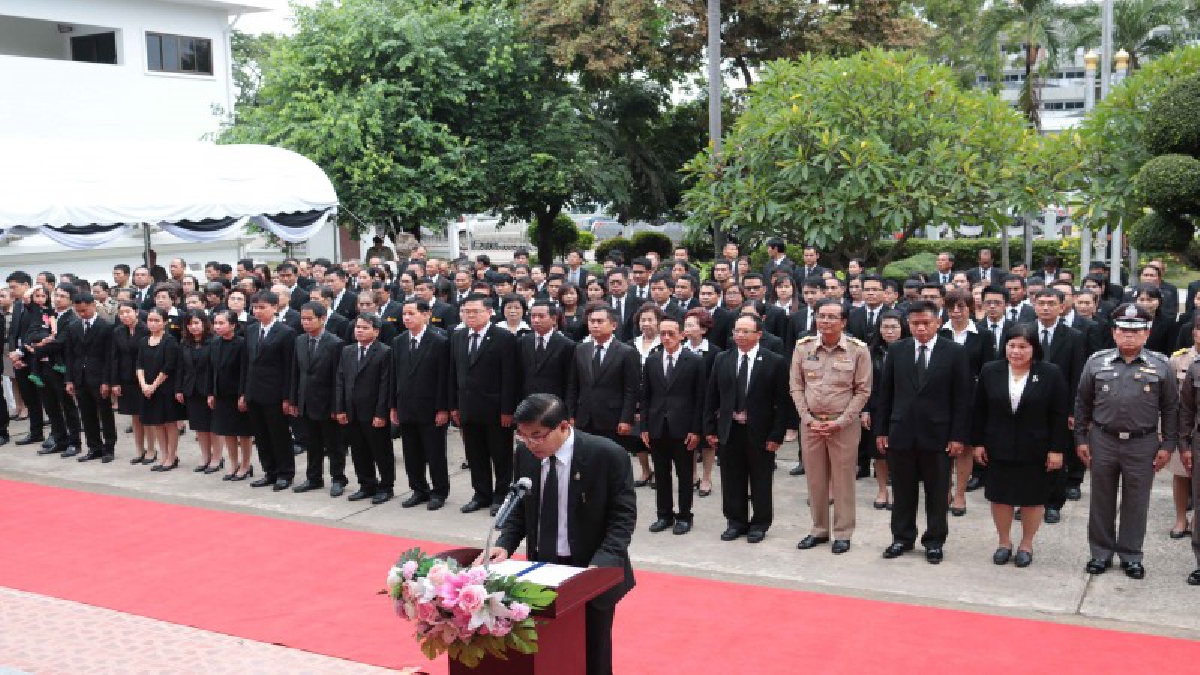 กาฬสินธุ์!! รำลึกพระบิดาแห่งนักกฎหมายไทย ร่วมถวายพวงมาลา ถวายราชสักการะ ต่อหน้าพระบรมสาทิสลักษณ์ พระเจ้าบรมวงศ์เธอ กรมหลวงราชบุรีดิเรกฤทธิ์