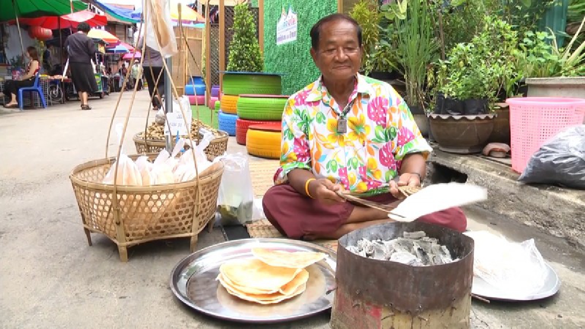 รองปลัดกระทรวงพาณิชย์ เปิด"ตลาดต้องชม.ตลาดนัดเพื่อสุขภาพ 100 ปี ซอยลาว" ที่จังหวัดลพบุรี (มีคลิป)