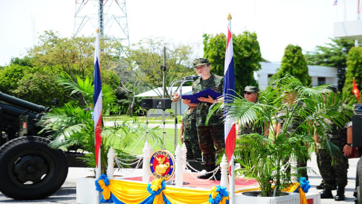 ผบ.ทร.ลงพื้นที่นราธิวาส เยี่ยมกำลังพล ก่อนอำลาตำแหน่ง พร้อมเยี่ยมกำลังพล พูดคุย และกำชับให้กำลังพลทุกนายมีความอดทนในการทำงาน!? (ชมคลิป)