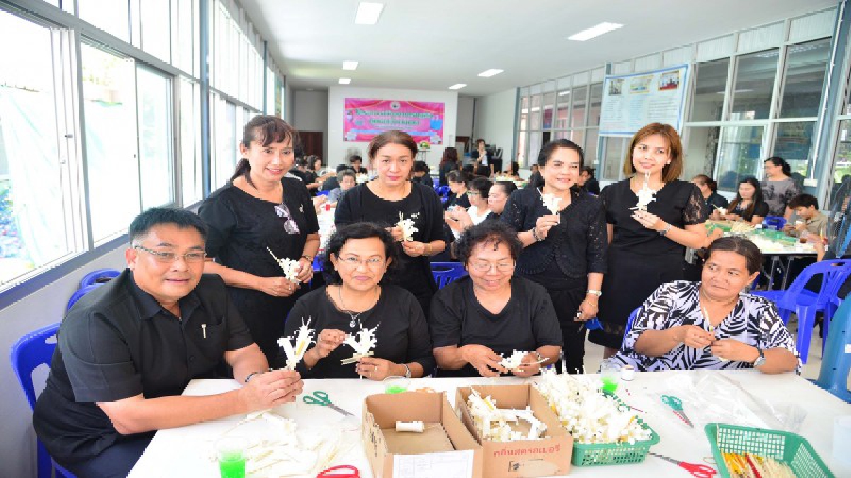 เดินหน้าเศรษฐกิจชุมชน แบบพึ่งพาตนเอง!! เทศบาลเมืองระนองจัดฝึกอบรมส่งเสริมอาชีพระยะสั้น สร้างรายได้เสริมให้ประชาชน