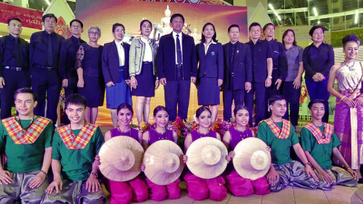 เปิดตัวอลังการ!! พ่อเมืองอ่างทอง ชวนเที่ยวงานสิงหาพาแม่เที่ยว 5 ที่สุดสิ่งศักดิ์สิทธิ์ พร้อมเที่ยวอุทยานสวรรค์อ่างทองหนองเจ็ดเส้น (มีคลิป)
