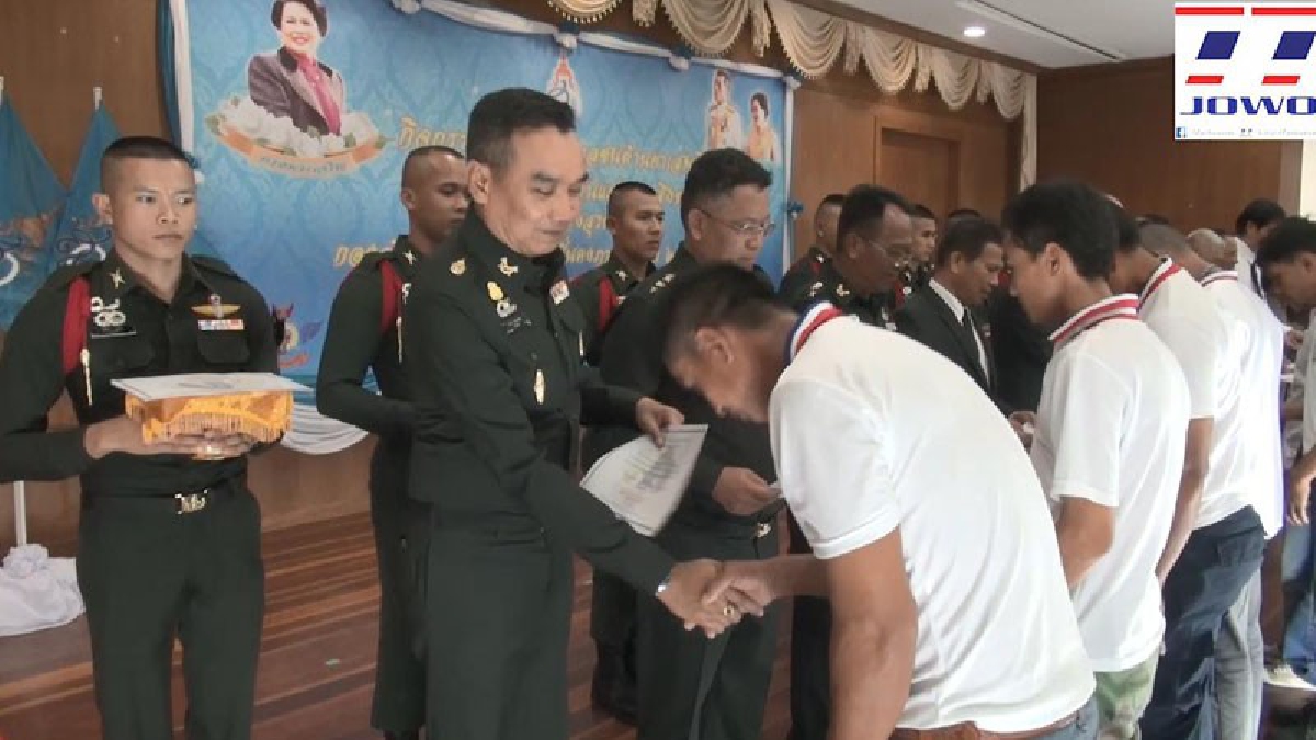 ผู้บัญชาการกองกำลังสุรนารี เป็นประธานในการรวมพลังประชาชนต้านยาเสพติด เพื่อเฉลิมพระเกียรติ12 สิงหามหาราชินี (มีคลิป)