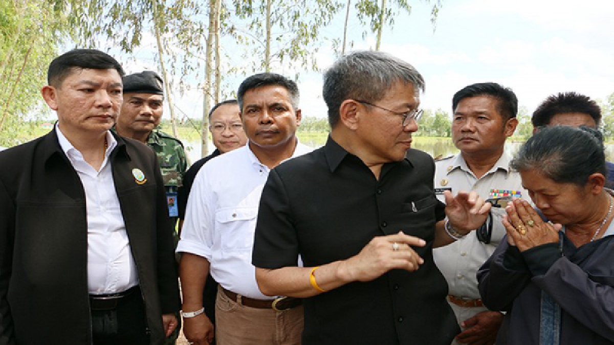 หลั่งน้ำตารับชะตากรรม!! ชาวนาลุ่มน้ำยมรวมพลังสู้ สูบน้ำหมดค่าน้ำมันไปหลายแสน หวังได้เกี่ยวข้าว แต่ต้องยอมแพ้ รอความหวังให้รัฐเยียวยา (คลิป)