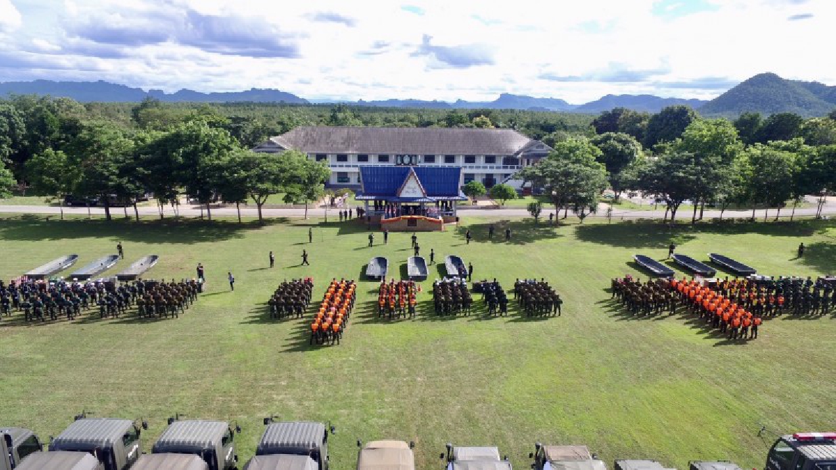 ผบ.ร.29 เข้มเตรียมชุดบรรเทาสาธารณภัย พร้อมช่วยประชาชน พร้อมปลูกดาวเรืองนับแสนต้น เหลืองสะพรั่งรอบหน่วยตุลานี้