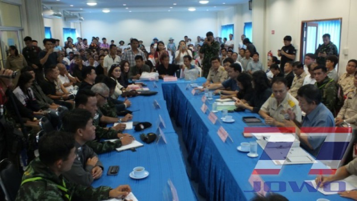 ม็อบต้านโรงานไฟฟ้าขยะ ยื่นโนติสยกเลิกสัญญาเช่า ผู้ประกอบการพยายามชี้แจง แต่ถูกกีดกัน ปลัดเทศบาลไม่กล้าเซ็นยกเลิก หวั่นถูกฟ้อง (ชมคลิป)