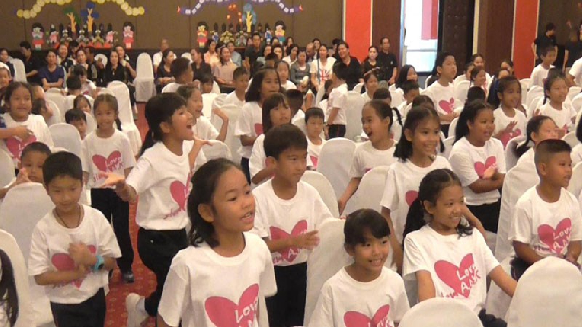 โรงเรียนอนุบาลหนองคาย จัดกิจกรรมเข้าค่าย Stem Education Camp เพื่อพัฒนาทักษะการใช้ภาษาอังกฤษ  วิทยาศาสตร์และเทคโนโลยีแก่นักเรียน (ภูมิภาค)