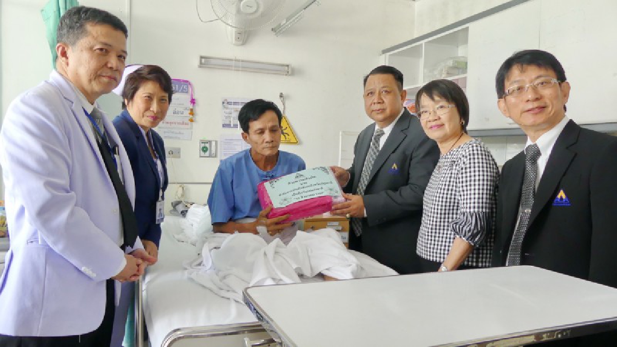 ประกันสังคม!! เยี่ยมผู้ประกันและผู้ทุพพลภาพ เพื่อรับทราบปัญหาและสร้างขวัญกำลังใจให้กับผู้ประกันตน เนื่องในโอกาสวันแม่แห่งชาติ!? (ชมคลิป)