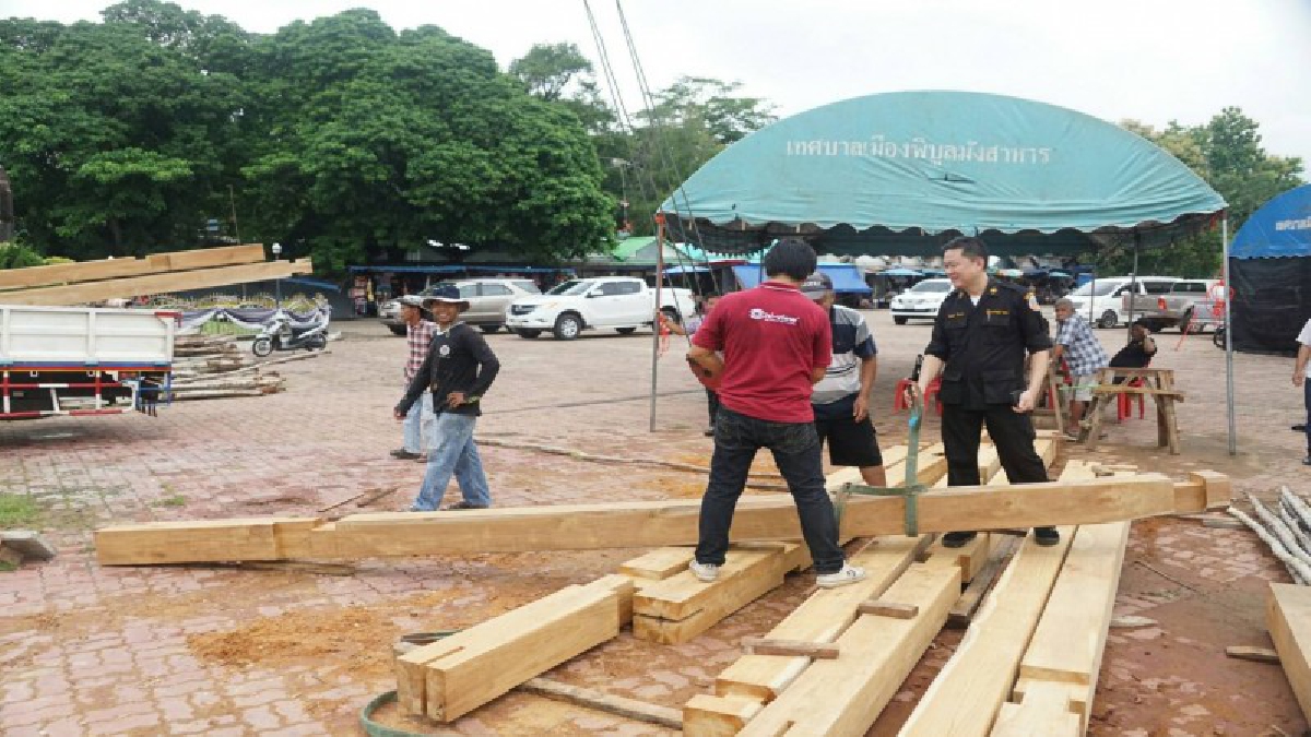 ชาวอุบลฯ พร้อมใจสร้างพลับพลาจำลอง ย้อนรอยประวัติศาสตร์ การเสด็จฯ แก่งสะพือ เมื่อ 61 ปีก่อน เพื่อเป็นอนุสรณ์สถานและรำลึกถึงในหลวง ร.9 (คลิป)