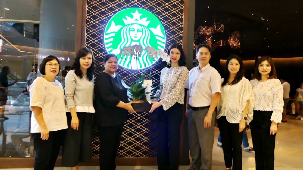 ปทุมธานี!! สตาร์บัคส์ เอาใจนักดื่มกาแฟ เปิดสาขาที่ 300 บนศูนย์การค้า สเปลล์ฟิวเจอร์รังสิต (มีคลิป)