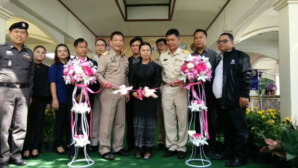 เปิดเป็นทางการ!! ตลาดต้องชม ไม้ดอก ไม้ประดับ คลอง15 แหล่งที่ 2 ของนครนายก อ.องครักษ์ ตามโครงการตลาดชุมชนเพื่อธุรกิจท้องถิ่น (มีคลิป)