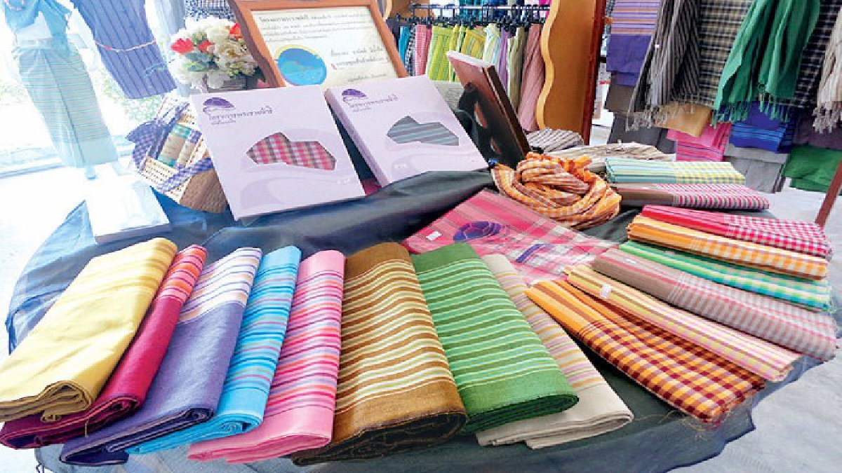 ประธานกลุ่มสตรีทอผ้าบ้านเขาเต่าหัวหิน ยันสืบสานอาชีพทอผ้าพระราชทาน จากสมเด็จพระนางเจ้าฯ พระบรมราชินีนาถ ในรัชกาลที่ 9 สู่คนรุ่นหลัง