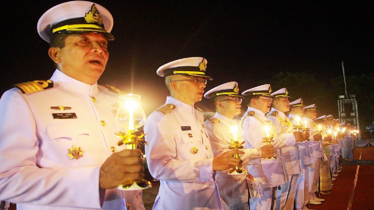สัตหีบจุดเทียนชัยถวายพระพร เฉลิมพระชนมพรรษาครบ85พรรษามหาราชินี