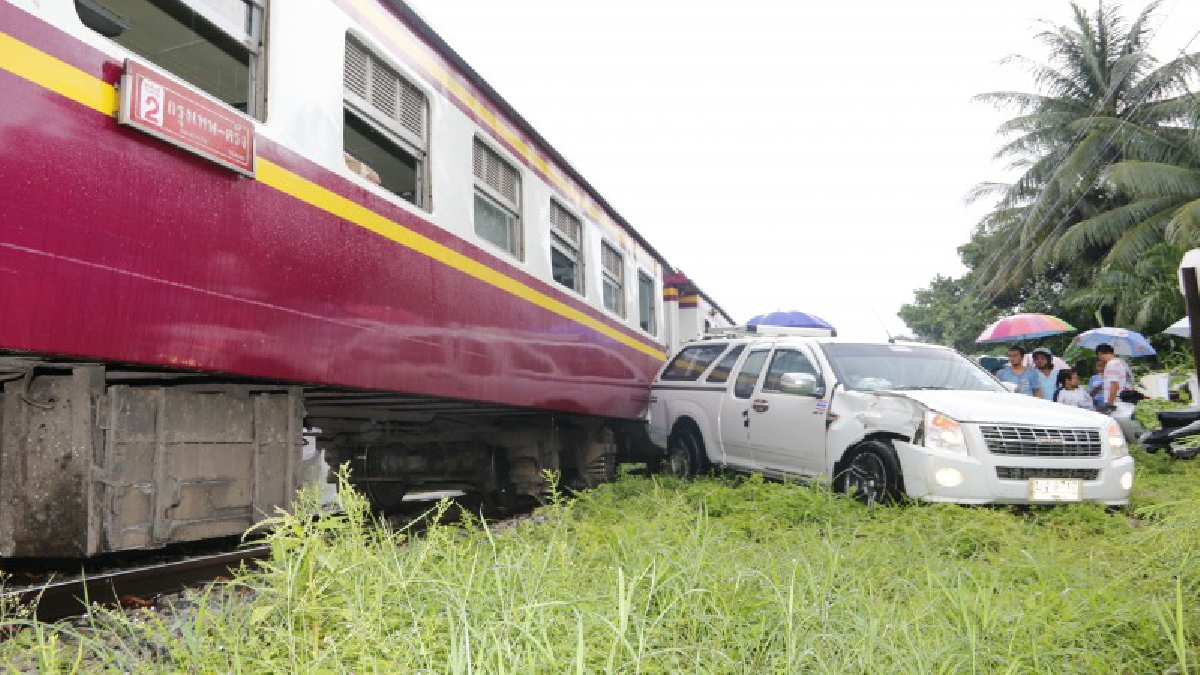 กรรมซ้ำการรถไฟ เกิดอุบัติรถชนซ้ำหลังจากเปิดเดินรถไฟ