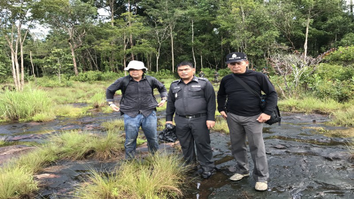 ตร.ตั้งข้อหาสาวใหญ่ นายหน้ารับซื้อรถ ผอ.อ้อย ทำนายทหารยศร้อยเอกต้องมาขึ้นศาลยุติธรรม (มีคลิป)