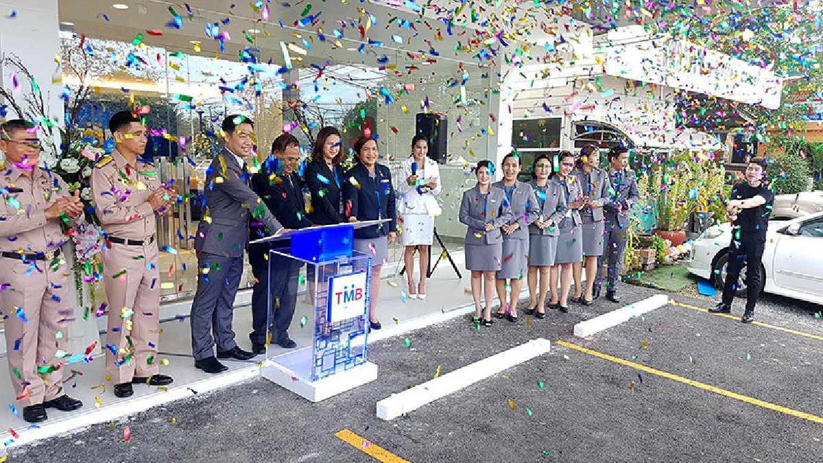 เปิดแล้ว!! ธ.ทหารไทย เปิดสาขาใหม่หน้า รพ.สมเด็จพระนางเจ้าสิริกิติ์ฯ สถาบันการเงินที่ทันสมัยแห่งยุคดิจิตอล รวดเร็ว ทันใจ (ชมคลิป)