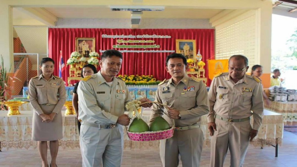 ส่งเสริมอนาคตทางการศึกษา!! มูลนิธิราชประชานุเคราะห์ฯ มอบอุปกรณ์การเรียนแก่ ร.ร.ราชประชานุเคราะห์ 5 และ ร.ร.ราชประชานุเคราะห์บ้านปลายแหลม