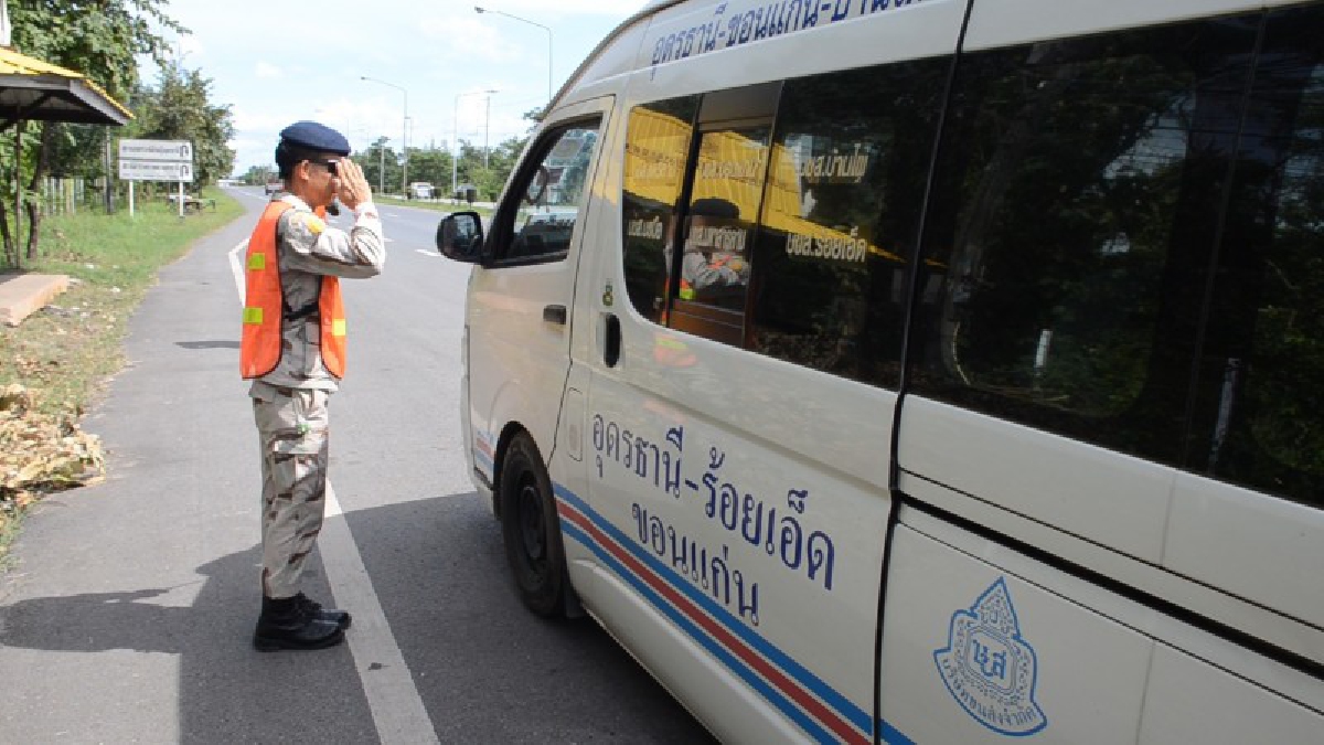 ผู้ว่าอุดรฯ!! เผยไม่มีการขัดขวางที่จะเดินทางไปให้กำลังใจ "อดีตนายก ยิ่งลักษณ์" เพราะเป็นเรื่องของความสมะครใจของแต่ละคน (ชมคลิป)