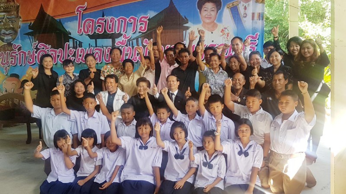 สุพรรณบุรี เปิดโครงการอนุรักษ์ศิลปะเพลงพื้นบ้านพัฒนาทักษะเพลงอีแซว(ชมคลิป)