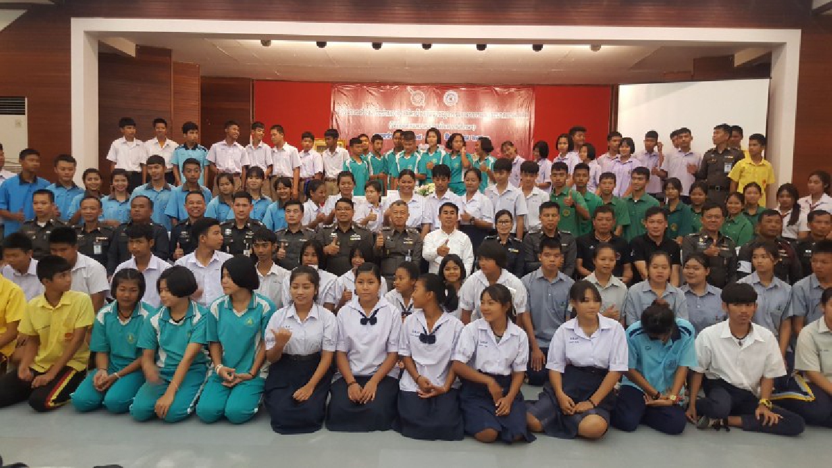 สุพรรณบุรี!! เปิดโครงการสร้างเครือข่ายอาสาสมัครป้องกันอาชญากรรมและการแพร่ระบาดยาเสพติด เพื่อให้เยาวชน่างไกลยาเสพติด
