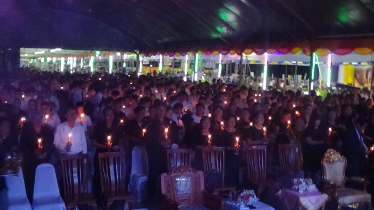 พสกนิกรชาวปราจีนฯกว่า 1,000 คนร่วมจัด โครงการจัดงานชาวปราจีนสานสายใยร้อยดวงใจเทิดพระเกียรติ (มีคลิป)