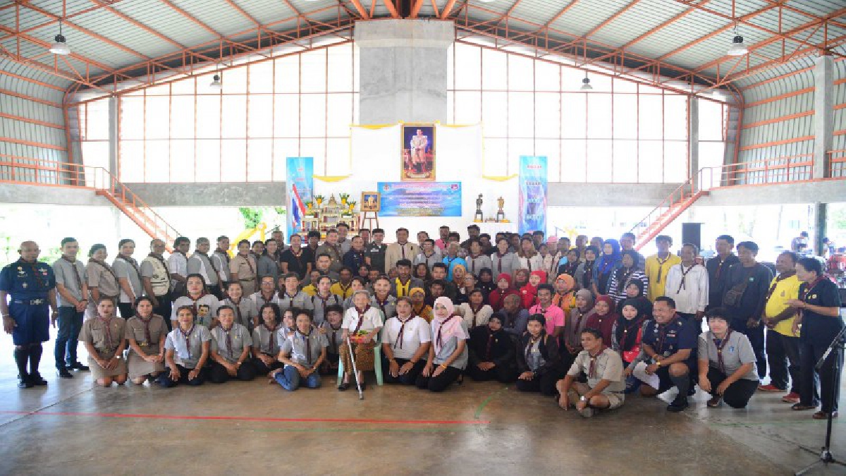 ลูกเสือชาวบ้านจังหวัดระนองกว่า 380 คน เข้าร่วมโครงการฝึกอบรมลูกเสือชาวบ้านหลักสูตรทบทวน ประจำปี 2560