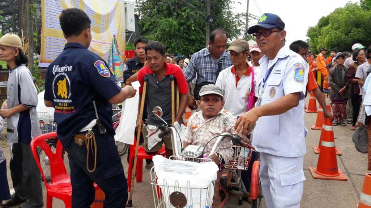 มูลนิธิสว่างคงคาธรรมสถานหนองคาย จัดงานมหากุศลทิ้งกระจาด แจกทาน (ซิโกว) มอบสิ่งของให้ผู้ยากไร้ ประจำปี 2560 (มีคลิป)