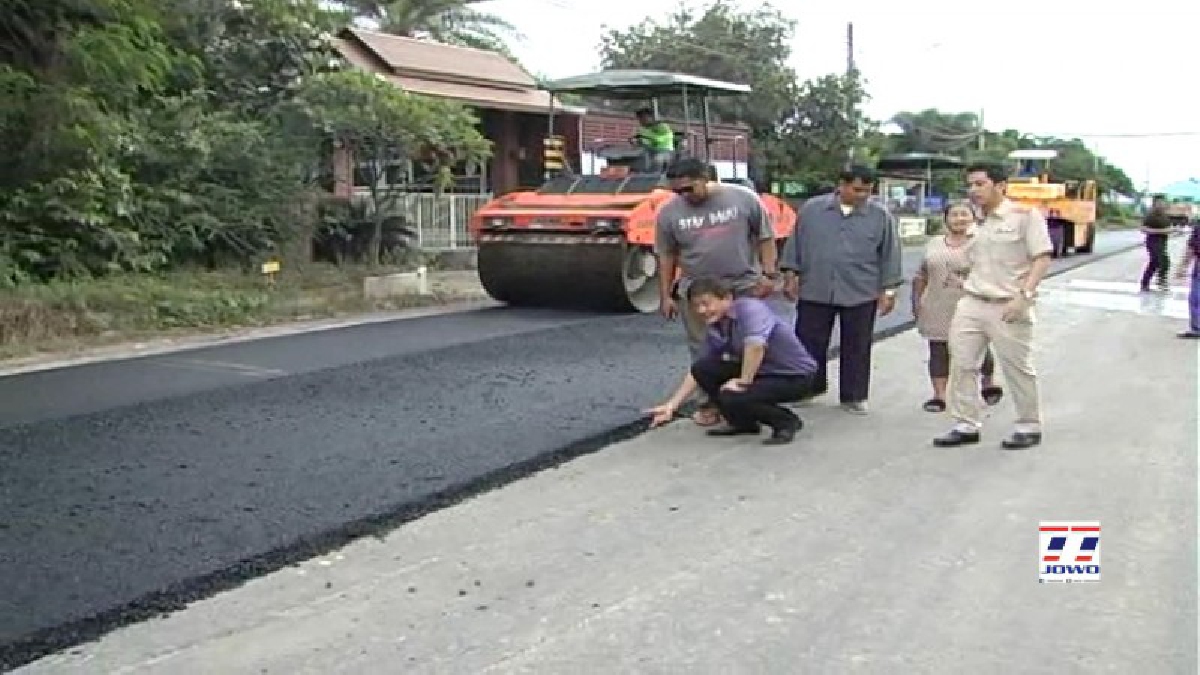 อบจ.โคราช ทุ่มงบ 9.8 ล้านบาท ซ่อมถนนสายตำบลบ้านใหม่-หนองเป็ดน้ำ หลังชาวบ้านต้องทนทุกข์มานานนับปี (มีคลิป)