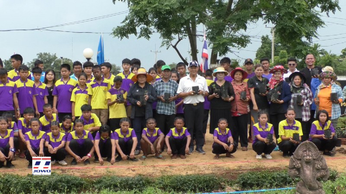 โคราช!! ระดมท้องถิ่นปลูกดาวเรือง 9,999,999 ต้น ให้เหลืองบานสะพรั่งทั่งจังหวัด เพื่อน้อมส่งเสด็จ ร.9 สู่สวรรคาลัย เป็นครั้งสุดท้าย