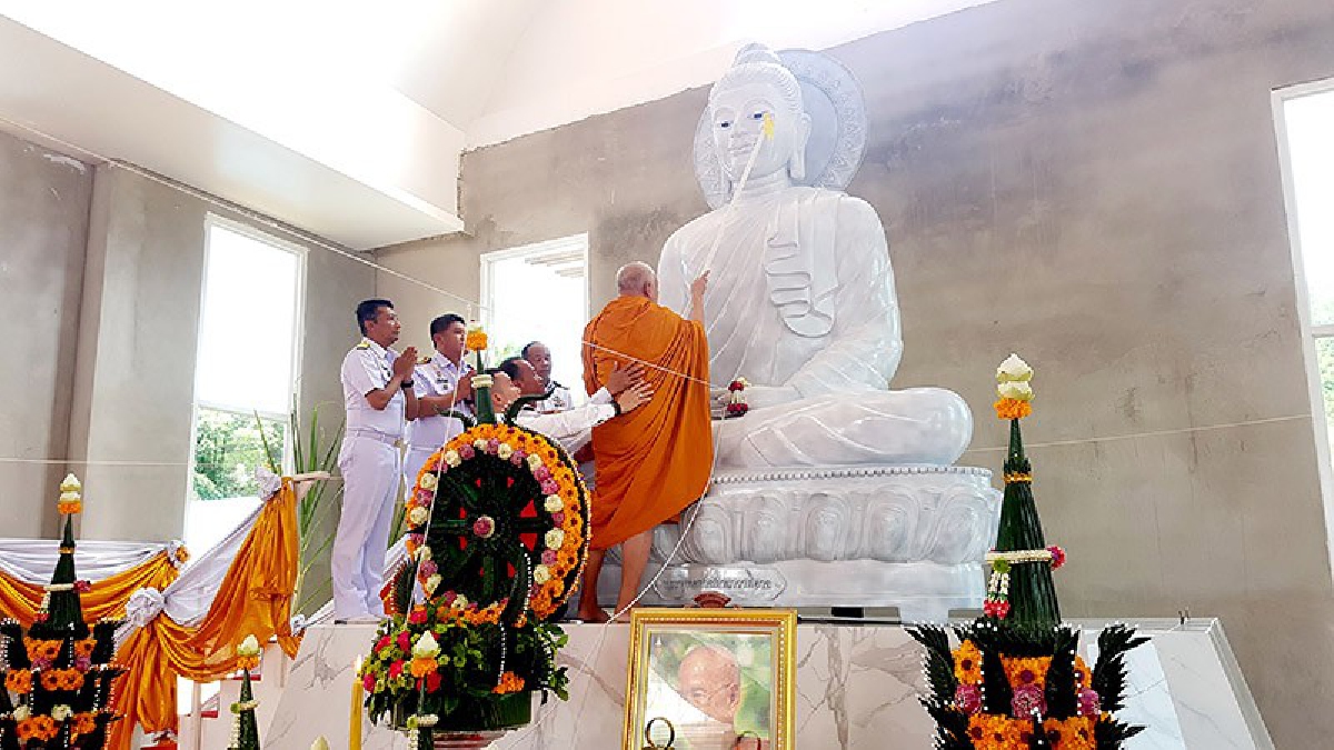 พิธียิ่งใหญ่! สมเด็จพระวันรัต เบิกเนตรองค์ “พระพุทธศาสดานาวาภิบาล” พุทธสถาน โรงเรียนชุมพลทหารเรือ (ชมคลิป)