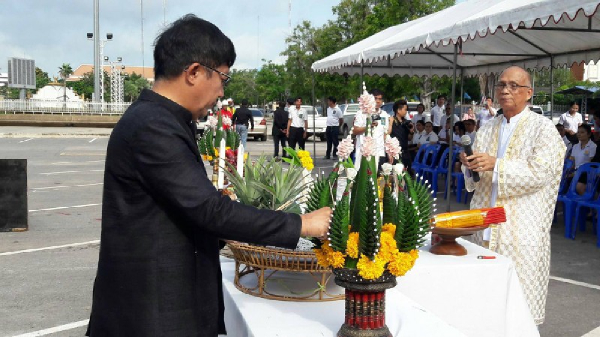 ชัยภูมิ!! ประกอบพิธีบวงสรวง สร้างพระเมรุมาศจำลอง สำหรับพิธีถวายดอกไม้จันทน์ ในพระราชพิธีถวายพระเพลิงพระบรมศพในหลวงรัชกาลที่ 9 (คลิป)