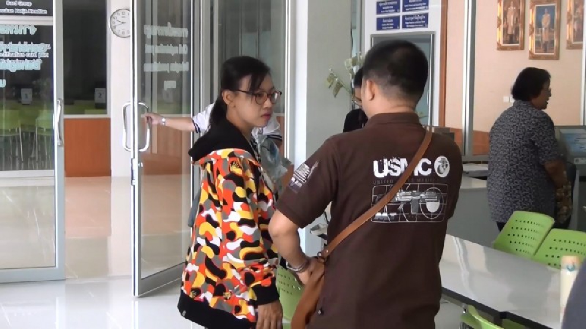 ชาวสงขลาสมัครเป็นจิตอาสาเฉพาะกิจ งานพระราชพิธีถวายพระเพลิงพระบรมศพ ในวันแรกอย่างต่อเนื่องต้องการทำความดีด้วยความสำนึก (ชมคลิป)