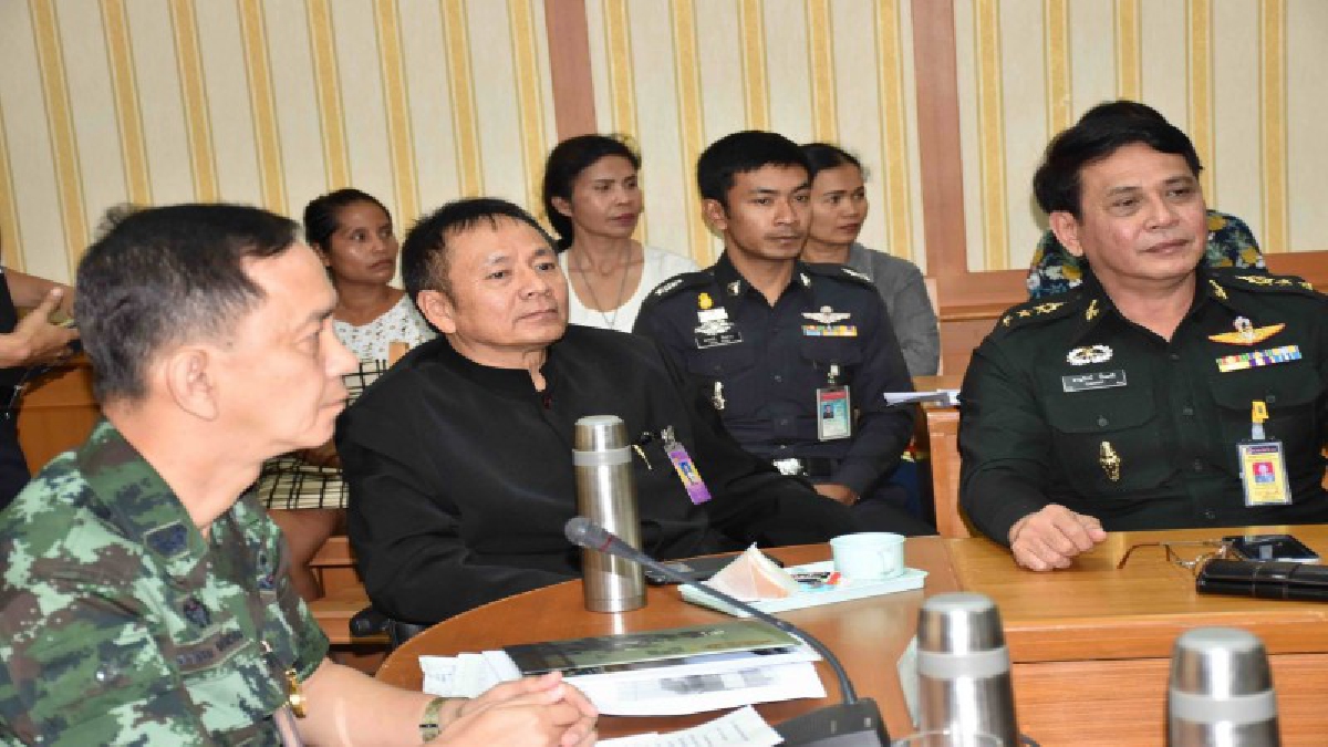 ชาวนครฯ เฮ!! ผบ.มทบ.41 เรียกประชุม หาข้อแก้ไขปัญหาการจัดเส้นทางจราจรหน้าวัดพระมหาธาตุ วรมหาวิหาร ที่ประชุมสรุป ประยกเลิกการจัดวันเวย์