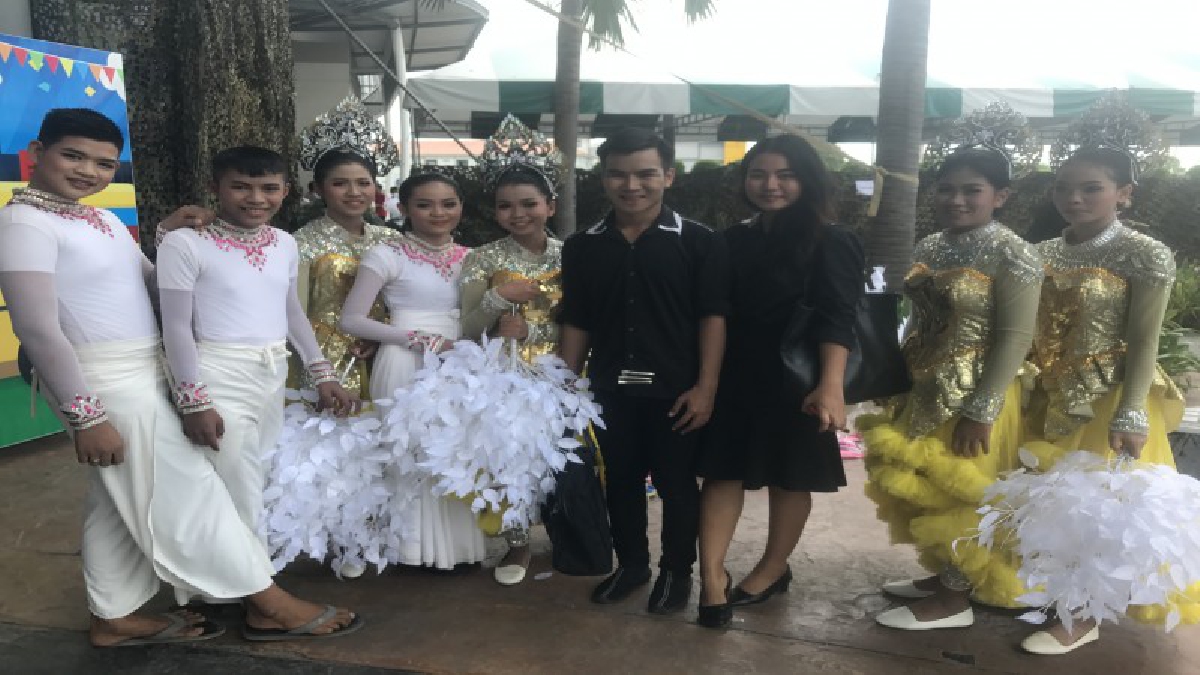 ทหารจัดใหญ่!! ไฟกระพริบ เวทีร้อน งานประกวดวงดนตรีลูกทุ่งเยาวชนเฉลิมพระเกียรติ “วันแม่ 12 สิงหา” สุดคึกคัก