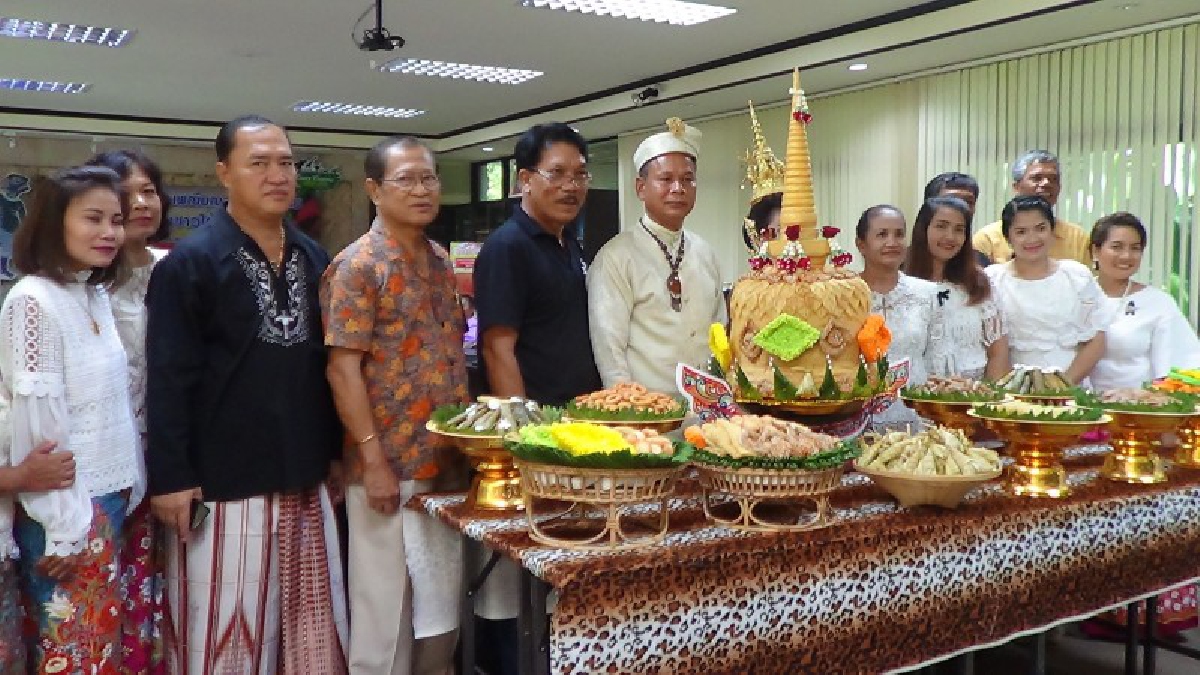ยิ่งใหญ่อลังการ...สมการรอคอย!! ชมรมชาวใต้ศรีราชา เตรียมจัดงานบุญประเพณี “สารทเดือนสิบ” ประจำปี 2560 อย่างยิ่งใหญ่ (ชมคลิป)