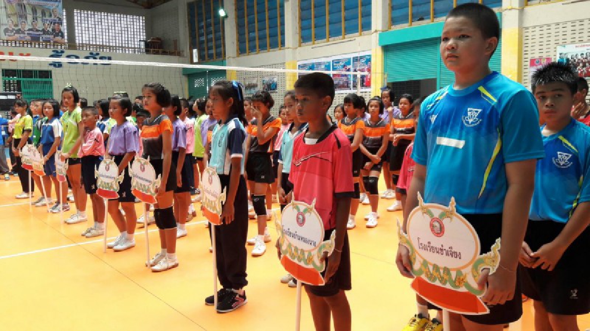 รองนายกเมืองหนองคาย เปิดการแข่งขัน วิทยุการบินมินิวอลเลย์บอล ชิงถ้วยพระราชทาน สมเด็จพระเทพรัตนราชสุดาฯ สยามบรมราชกุมารี ประจำปี 2560