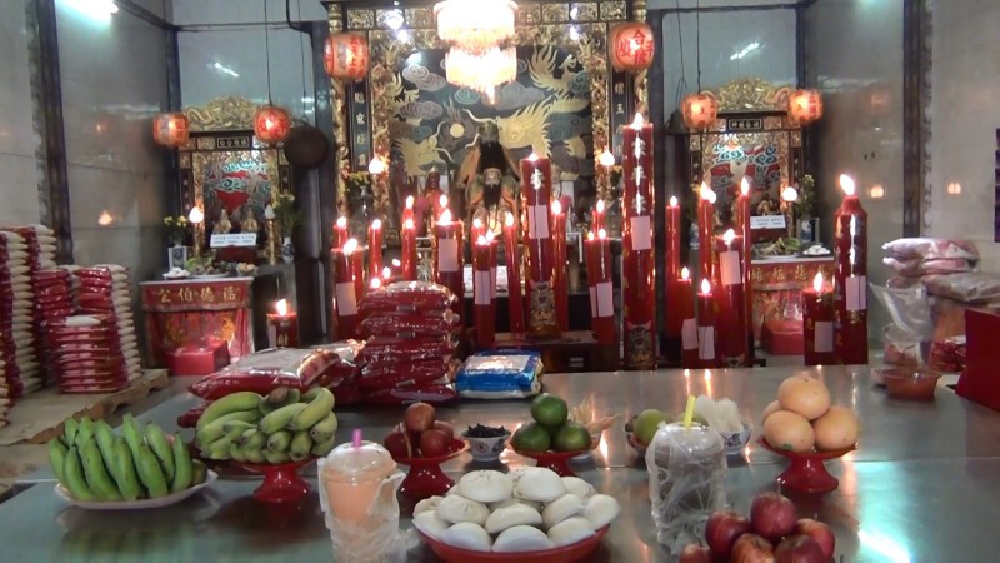 บรรยากาศสารทจีน!! ชาวไทยและมาเลเซียเชื้อสายจีนเซ่นไหว้บรรพบุรุษ ในวันสารทจีน เพื่อแสดงความกตัญญู ให้ผู้ที่ล่วงลับไปแล้ว!? (ชมคลิป)