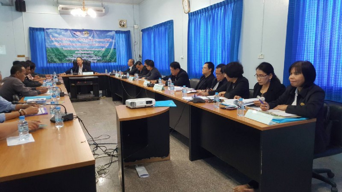 ที่ปรึกษารัฐมนตรีว่าการกระทรวงพาณิชย์ ลงพื้นชี้แจงมาตรการช่วยเหลือเกษตรกรสินค้ามันสำปะหลังของรัฐบาล (มีคลิป)
