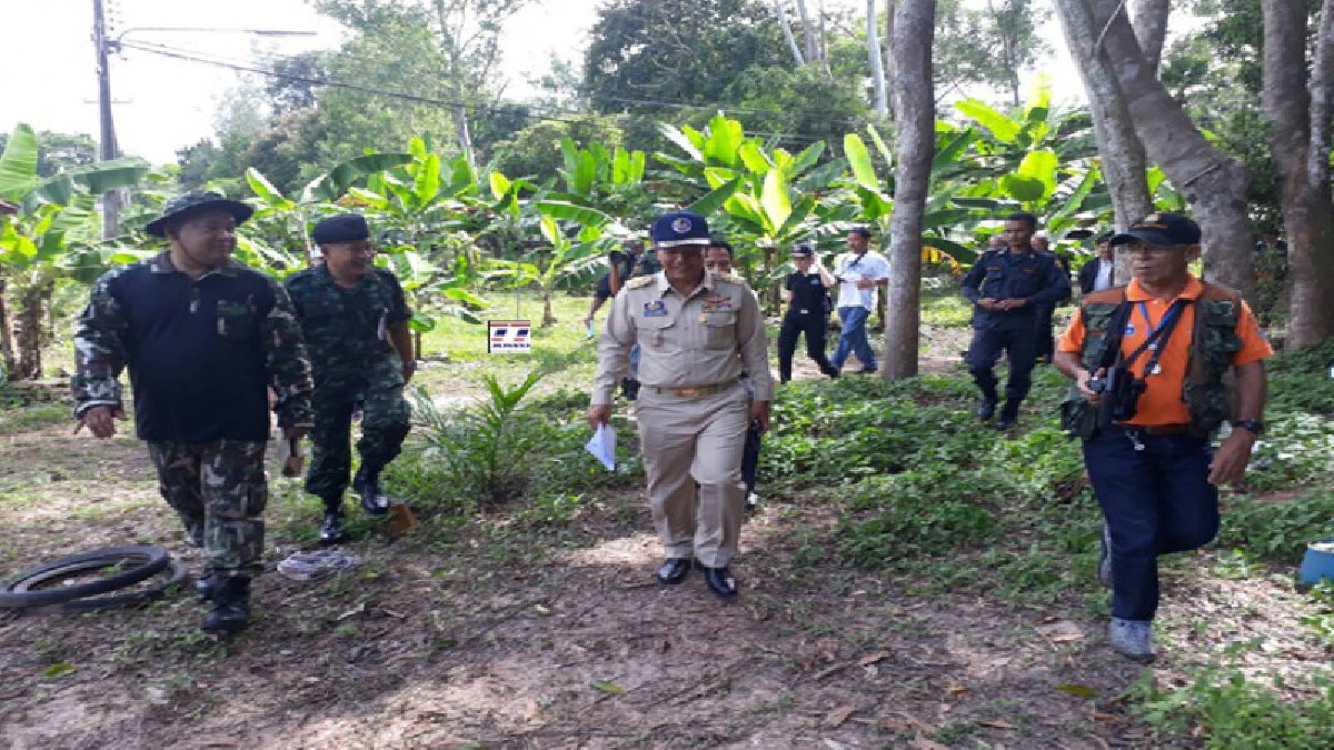 ตรวจสอบรุกเขตป่าสงวน-ชุมพร ฝ่ายปกครองทหารตำรวจป่าไม้ลงพื้นที่ตรวจสอบป่าทุ่งเบี้ยเขตป่าสงวนที่สถาบันฯพลขอใช้ขยายสถาบันเป็นมหาลัยกีฬา (มีคลิป)