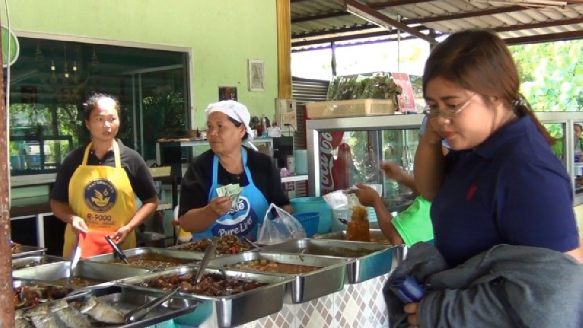 ยังรับไหว!! ร้านข้าวแกงกระบี่ ไม่ซ้ำเติมผู้บริโภค ไม่ขึ้นราคาอาหาร หลังแก๊สหุงต้มปรับราคาขึ้นวันแรก (มีคลิป)
