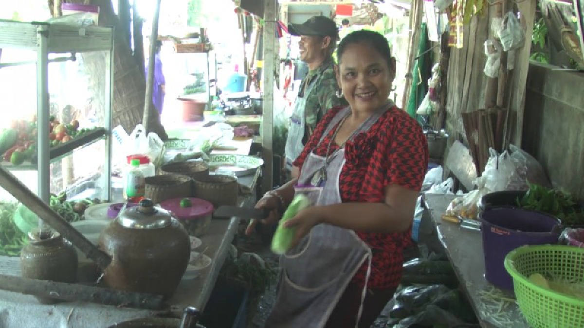 หนึ่งเดียวในขอนแก่น!!ส้มตำดุจดาว สะดิ้งแซ่บเวอร์ ลูกค้าติดตรึม กินไปขำไป ราคากันเองขวัญใจคนรากหญ้า(มีคลิป)