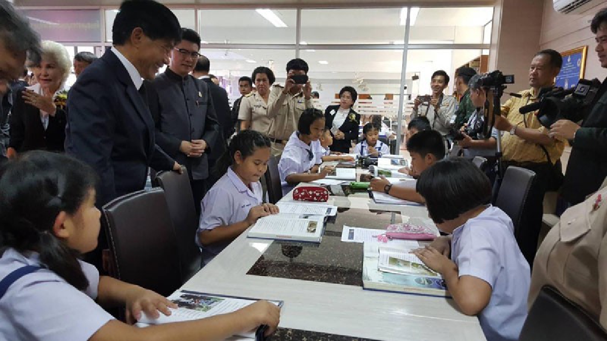 จ.สระบุรี องมนตรี เปิดห้องสมุดสารานุกรมไทยสำหรับเยาวชนลำดับที่ 102 เพื่อเฉลิมพระเกียรติพระบาทสมเด็จพระปรมินทรมหาภูมิพลอดุลยเดช
